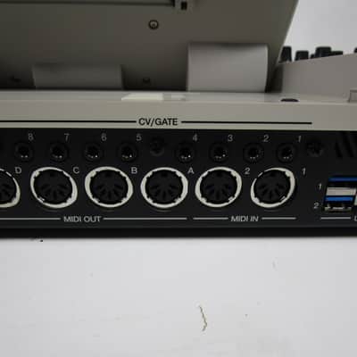 Immagine Akai MPCX Special Edition Standalone Sampler / Sequencer & Cover - 8