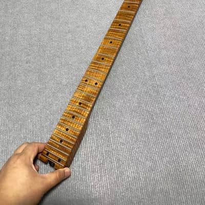 Banana head floyd rose nut stainless steel 24 frets Sickle head roasted flame Maple guitar neck 25.5inch hole 10mm Lock nut Satin image 2