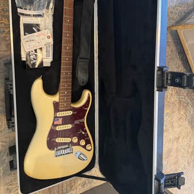 Fender American Deluxe Stratocaster with Rosewood Fretboard 2010 - Olympic Pearl with original case, papers, cords image 1