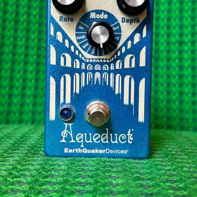 EarthQuaker Devices Aqueduct Vibrato 2018 - Present - Blue Sparkle / White Print image 1