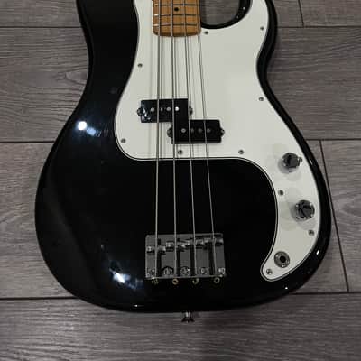 Fender Player II Precision Electric Bass, with Maple Fingerboard image 2
