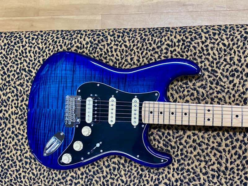 Fender Limited Edition Player Stratocaster HSS Plus Top, Maple Fingerboard - Blue Burst 2022