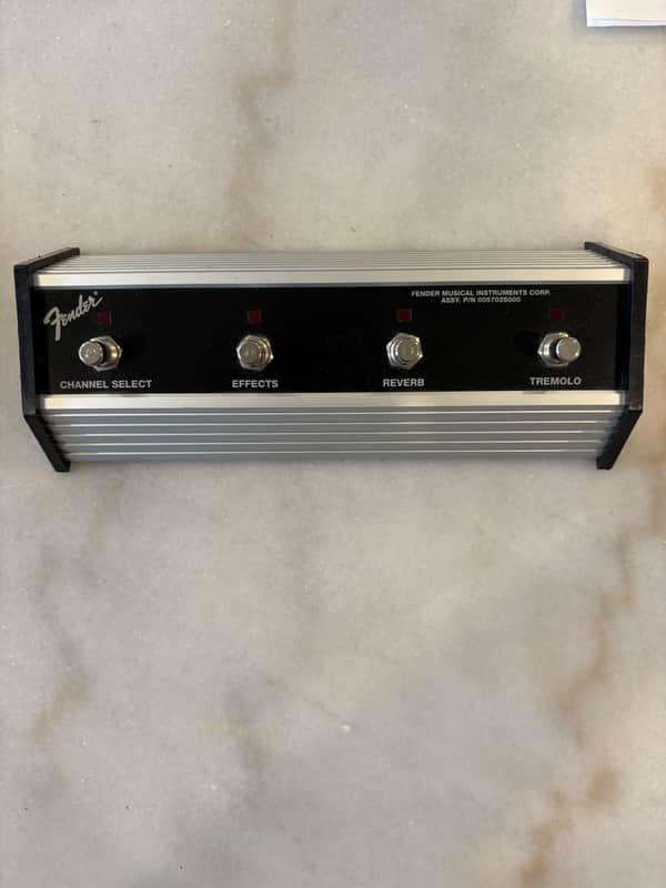 Fender 0057025000 - Black / Aluminum image 1