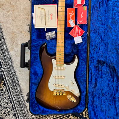 Fender 75th Anniversary Commemorative Stratocaster 2021