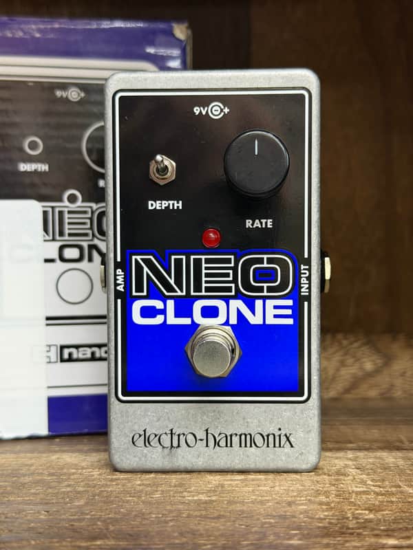 Electro-Harmonix Neo Clone Analog Chorus With Box 2010 - Present - Black / Blue image 1
