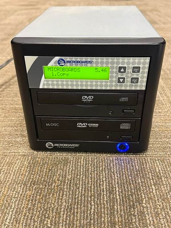 Microboards QD-DVD, 1 To 1 CD/DVD Duplicator, Excellent Condition image 1