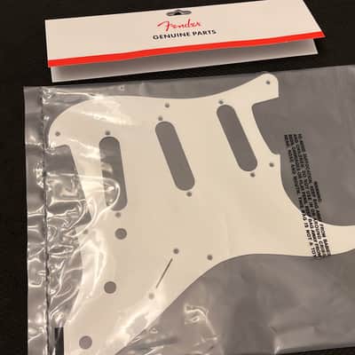 Fender Pure Vintage '56 / '59 Stratocaster 8-Hole Pickguard 1-Ply Eggshell White + '50s Control Plate image 9