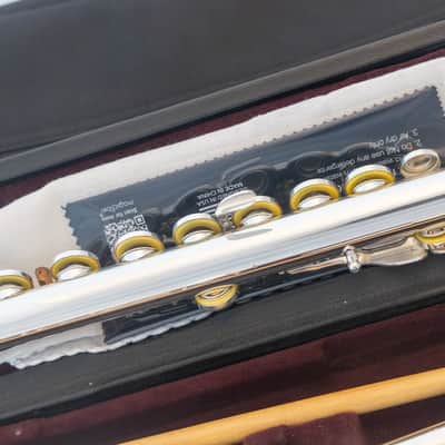 Yamaha YFL-481H All Silver Intermediate Flute *Open-hole *B-foot *Made in Japan *Cleaned and Serviced image 12