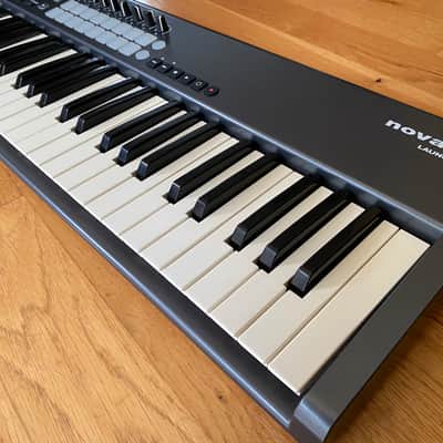 Novation Launchkey 61 MIDI Controller