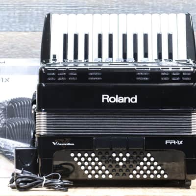 Immagine Roland FR-1X V-Accordion 26-Key 72-Bass Black Digital Piano Accordion w/Bag - 7