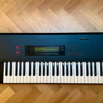 Korg M1 61-Key Vintage Music Workstation Keyboard
