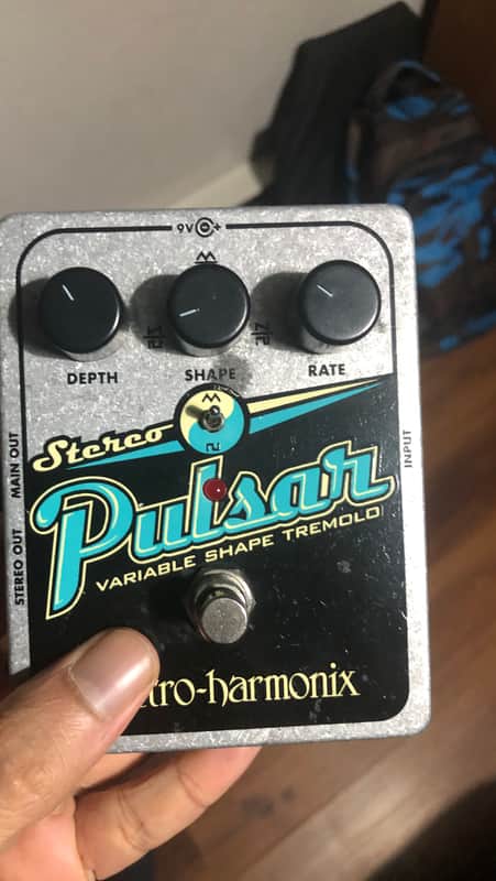 Electro-Harmonix Stereo Pulsar Analog Tremolo 2007 - Present - Blue image 1