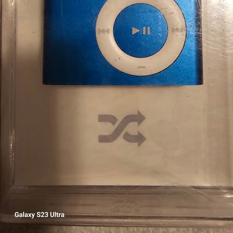 2010s Apple A1204 [MB684LL/A] iPod Shuffle 2GB in Original Pac…