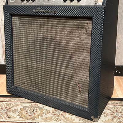 1960's Ampeg GS-15R Gemini VI 30-Watt 1x15" Guitar Combo, Great Driving Bluesy / Rock Tones, Such a Classic Vintage Sound ! image 3