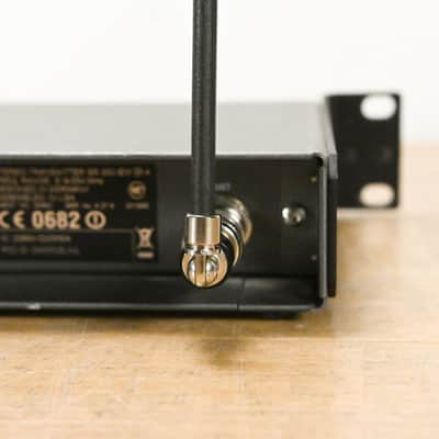 Sennheiser SR 300 IEM G2 Wireless In-Ear Monitor Transmitter 518-554 MHz CG0132Q image 6