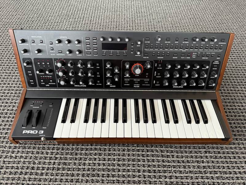 Sequential Pro 3 SE 37-Key 3-Voice Monophonic / Paraphonic Synthesizer 2020 - Present - Black with Wood Sides image 1