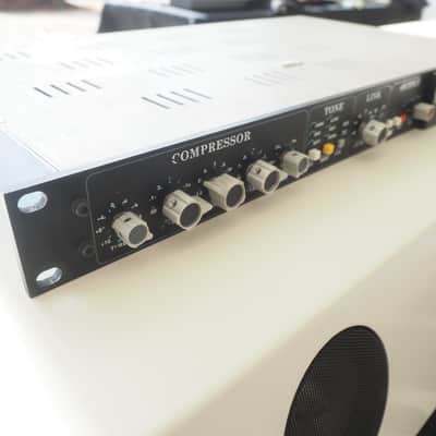 API 2500 Stereo Bus Compressor 2000 - 2019 - Black image 8