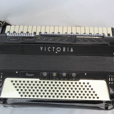 Victoria 41/120 7/4 Accordian image 5