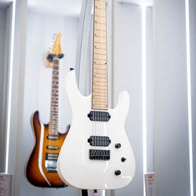 Jackson X Series SLATHX-M 3-7 Soloist Snow White image 1