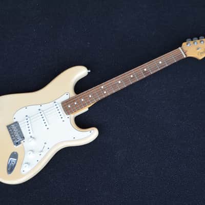 Fender American Standard Stratocaster made in USA 2008*all original/one owner*very fine guitar that sounds/plays/looks really great*nicely aged olympic white*frets are 100%* image 1