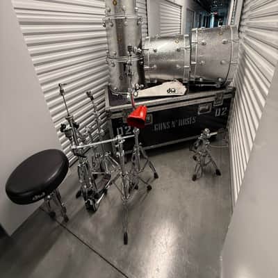 Frank Ferrer's Guns 'n' Roses, Steven Adler "Not In This Lifetime" Tour, DW Collectors 2010s - Silver Sparkle Lacquer. Complete Set! Signed by Whole Band!! image 18