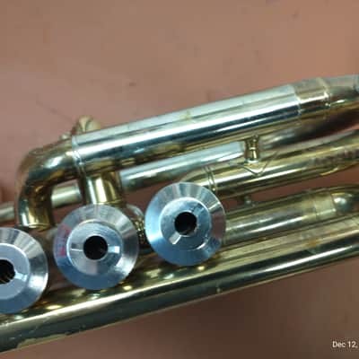 Conn DIRECTOR 1956 - lacquered brass with coprion (copper) bell tube and nickel top and bottom caps image 9