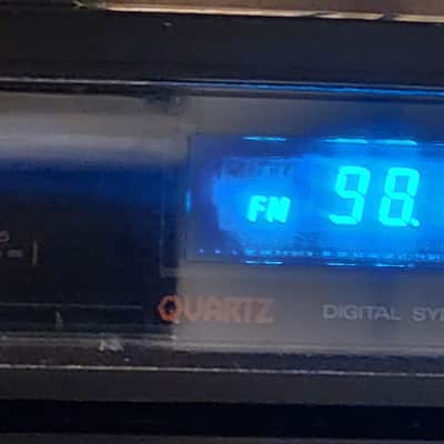 Fisher Fisher EQ-273/ FM273 is a vintage AM/FM tuner and EQ 80s  - Black image 2