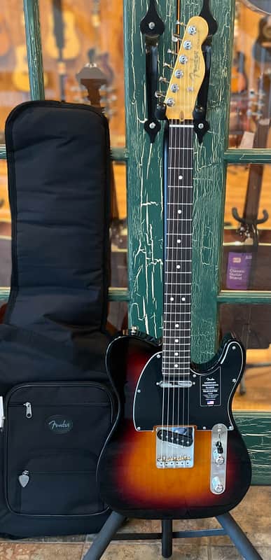 Fender American Professional Classic Telecaster in 3 Color Sunburst w Fender Bag