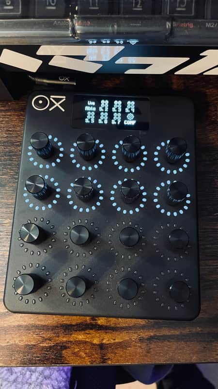 Oxi Instruments E16 2026 - Black image 1