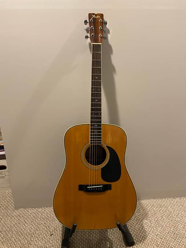 Fender F-65