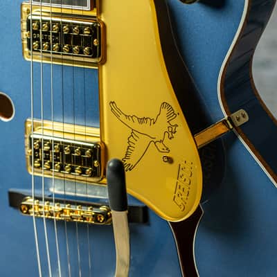 Gretsch Pro Falcon Hollow Body with String-Thru Bigsby and Gold Hardware - Ebony Fingerboard, Cerulean Smoke image 5