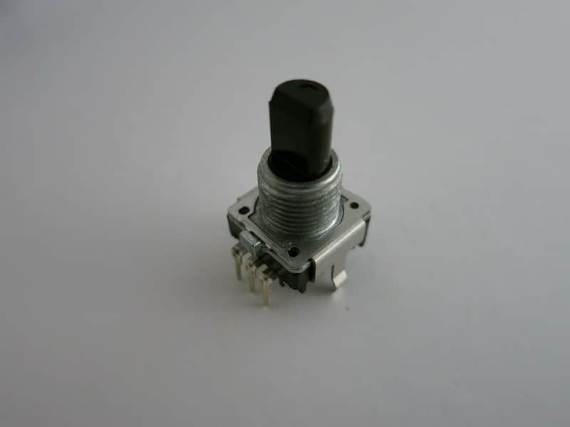 Roland - XV-88 , MC-808 , MC -307 , KR-1077 , KE-7, VP-770 , RD-700NX - Encoder image 1