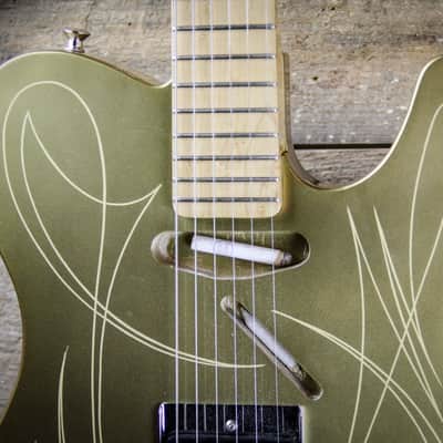 John Bolin House of JB Super Model 2010's Metallic Gold & Pinstriped- Billy Gibbons w/Case image 2