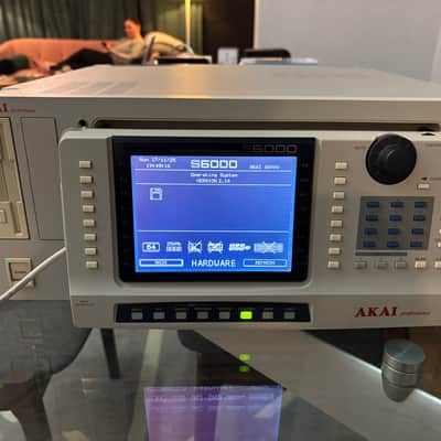 Akai S6000 MIDI Stereo Digital Sampler 1999 - White
