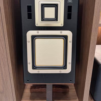 Sony APM-930AV Flagship Speakers – Collector Grade – Mint -Custom USA Stands image 2