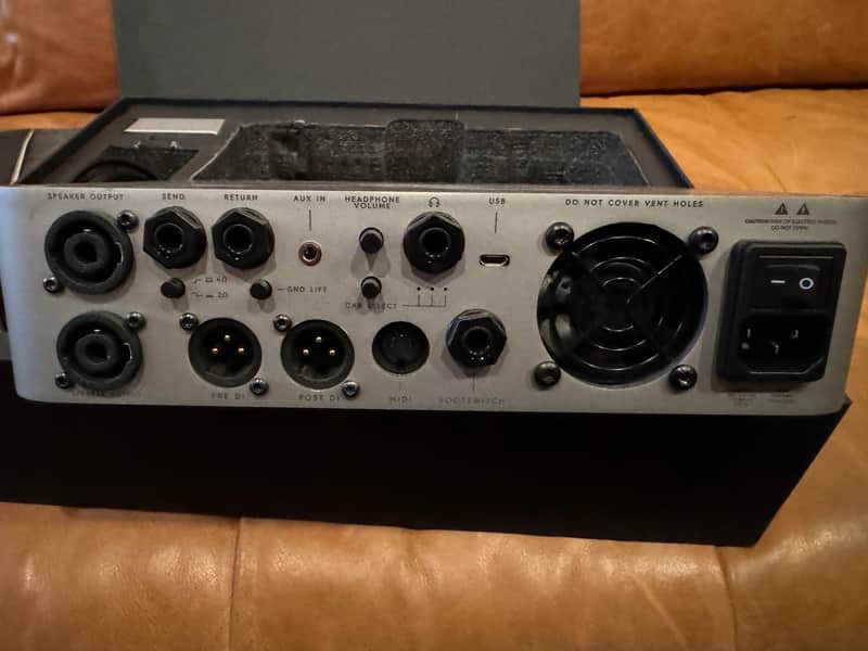 Darkglass Electronics Microtubes 900 V2 w/ Intelligent footswitch