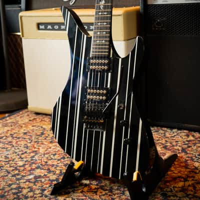 Schecter Synyster Gates Signature Synyster Custom with Seymour Duncan Pickups 2007 - 2015 - Black with Silver Pinstripes image 2