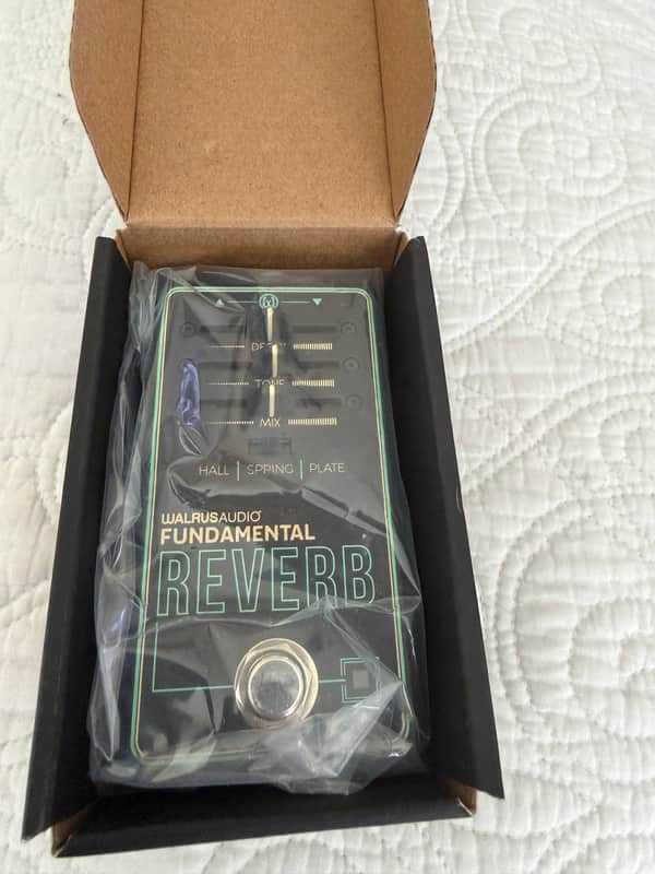 Walrus Audio Fundamental Reverb