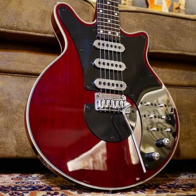 Brian May Guitars Brian May Guitars Rightone Strap BM Book Red Special Pack image 13