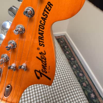 By Fender American Vintage II '73 Stratocaster 2022 - Present - 3-Color Sunburst image 4