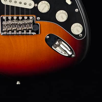 Fender American Professional Classic Stratocaster Electric Guitar - 3-color Sunburst -  NEW ! image 5