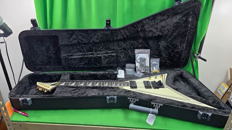 Jackson Pro Series RR3 Rhoads - Ivory with Black Pinstripes Tested image 1