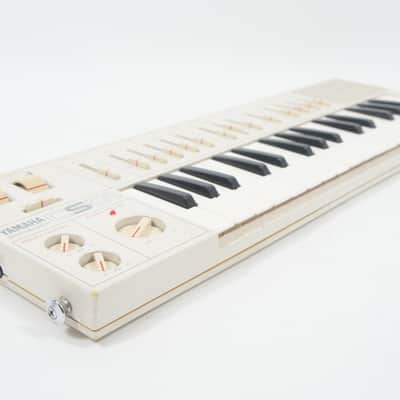 [SALE Ends June 30] YAMAHA CS01 WHITE Rare Color Mobile Analog Synthesizer CS-01 w/ 100-240V PSU image 3