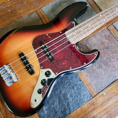 Fender Vintera J Jazz bass w/TSA case 2022 - sunburst image 2