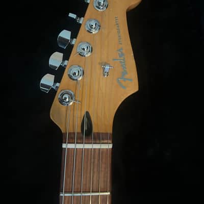 Fender Silverburst Stratocaster players plus with fender noiseless pickups and deluxe locking hard case image 4