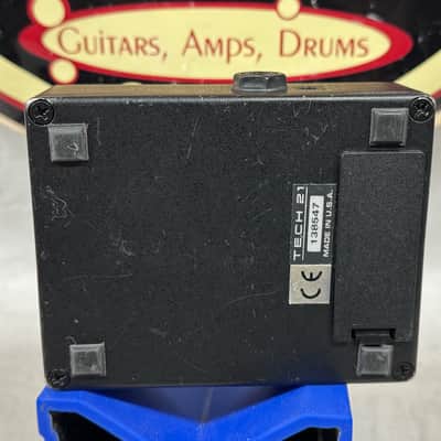 Tech 21 SansAmp GT2 gt 2 v2 Guitar Tube Amp / Cab Emulator / Preamp / Overdrive / Boost Pedal - 1 replaced knob image 7