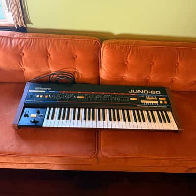 Roland Juno-60 61-Key Polyphonic Synthesizer 1982 - 1984 - Black