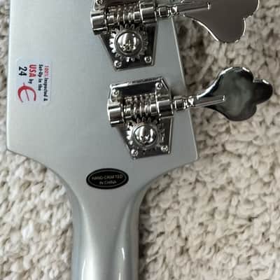 Epiphone Thunderbird 64 4-String Electric Bass Guitar with Gig Bag, Silver Mist image 2
