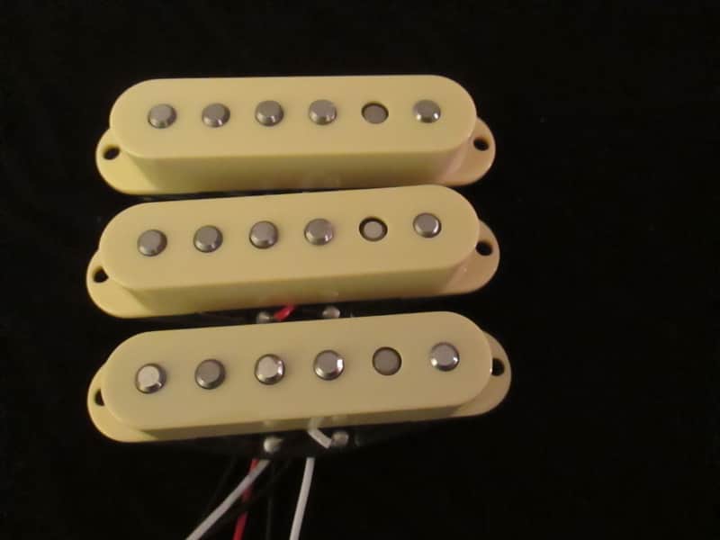 xxxxG.M. Smooth Velvet Alnico II Single Coil Set (Cream) and Cream Knob Set PK-0178-028 image 1