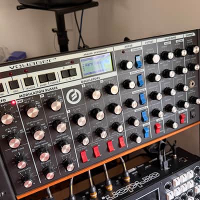 Moog Minimoog Voyager RME Rack Mount Edition Monophonic Synthesizer 2005 - 2015 - Black image 2